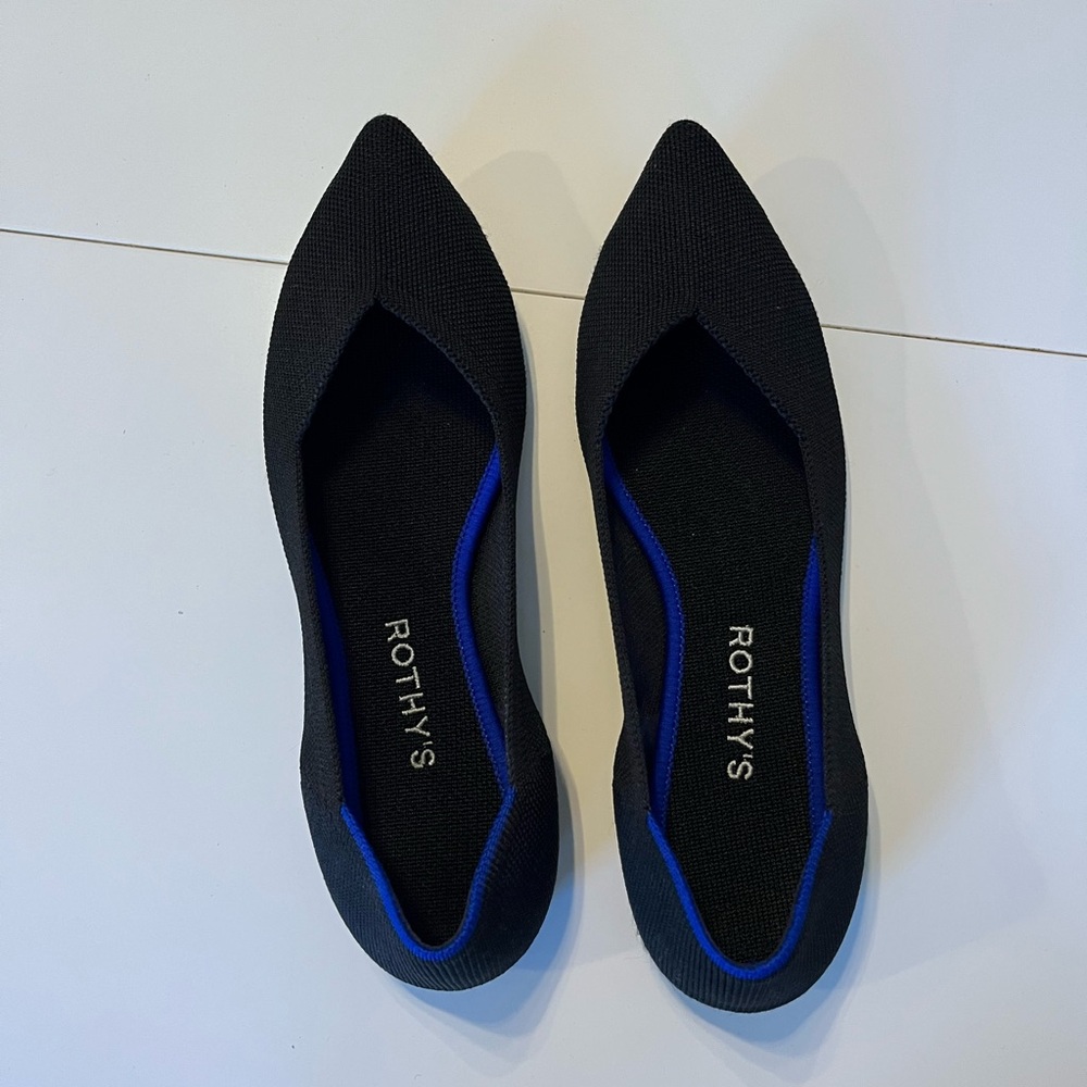 Rothy’s 8.5 the point flat in black